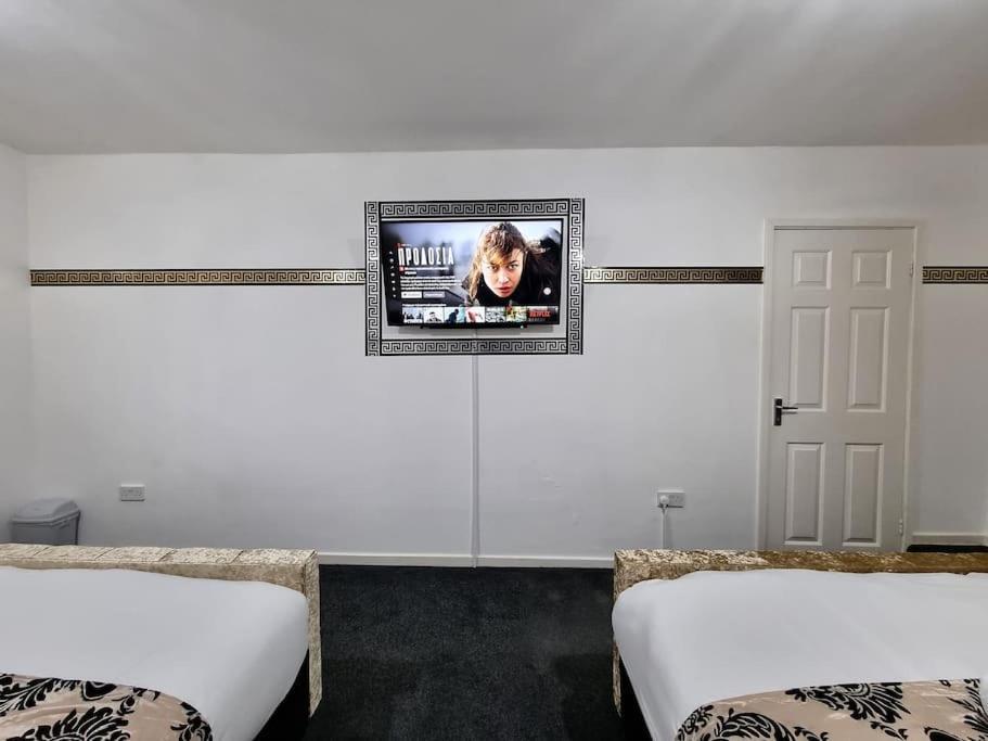 *C.Sani* Setup For Your Most Relaxed & Amazing Stay + Free Parking + Free Fast Wifi * Leeds  Eksteriør billede