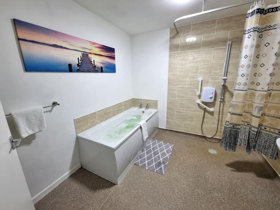 *C.Sani* Setup For Your Most Relaxed & Amazing Stay + Free Parking + Free Fast Wifi * Leeds  Eksteriør billede